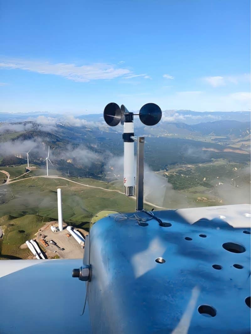 wireless-anemometer-at-wind-farm