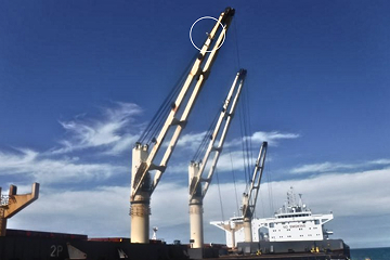 Crane camera for dry bulk cargo